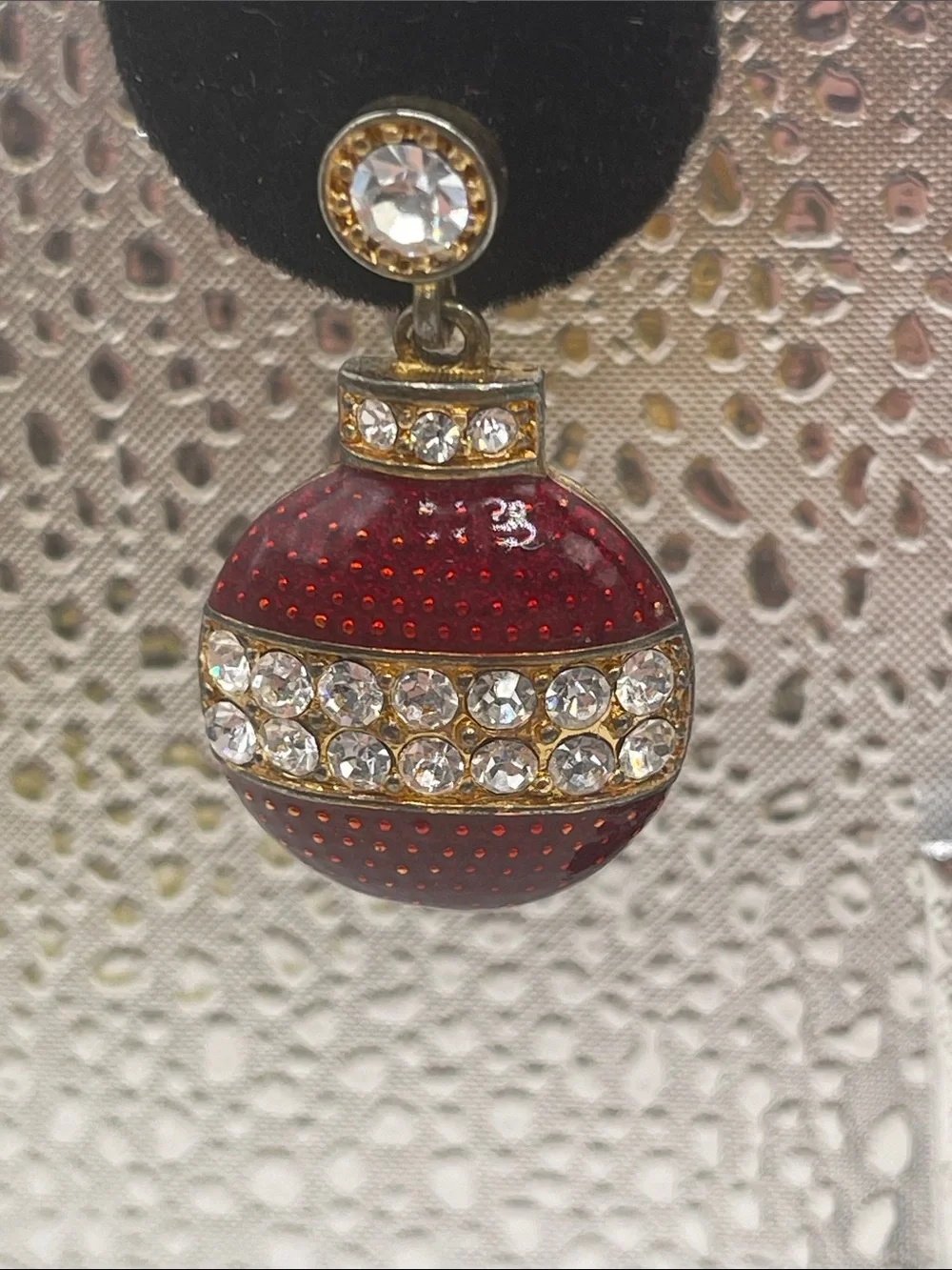 07.08.26-1 Eisenberg Ice Vintage Ornament Earrings in Red 😱